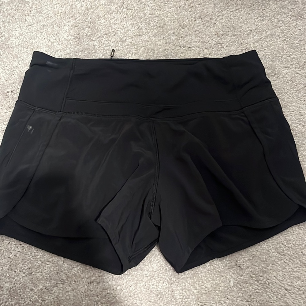 Super cute black lulu shorts